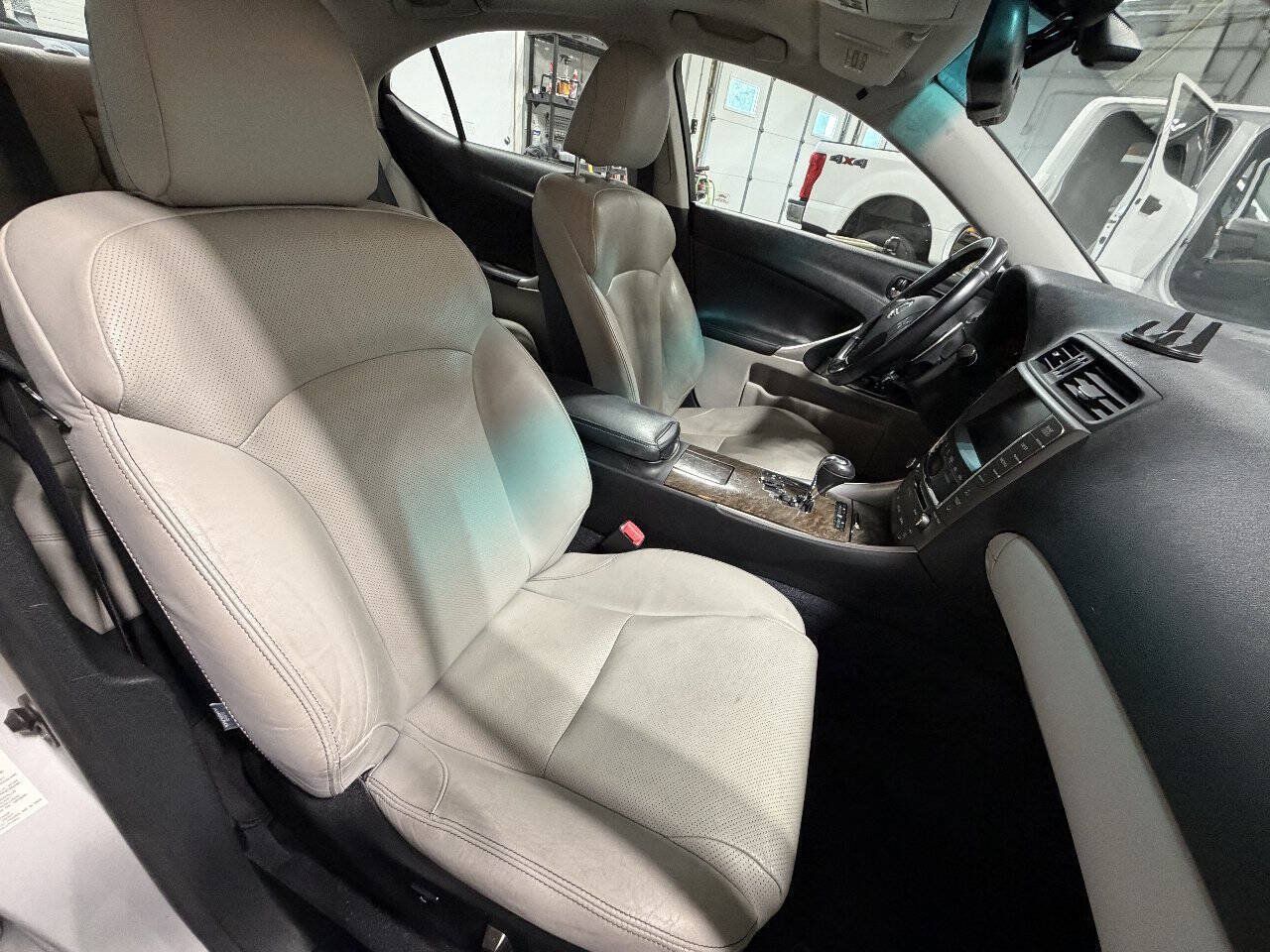 Used 2009 Lexus IS 250 AWD image 25