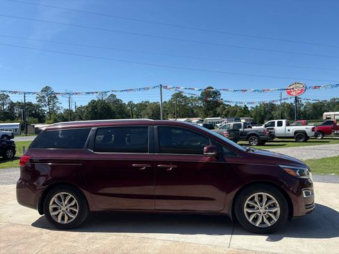 Used 2020 Kia Sedona EX FWD image 4