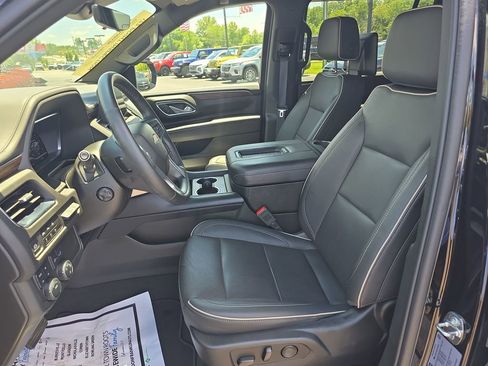 Used 2024 Chevrolet Suburban Premier AWD/4WD image 11