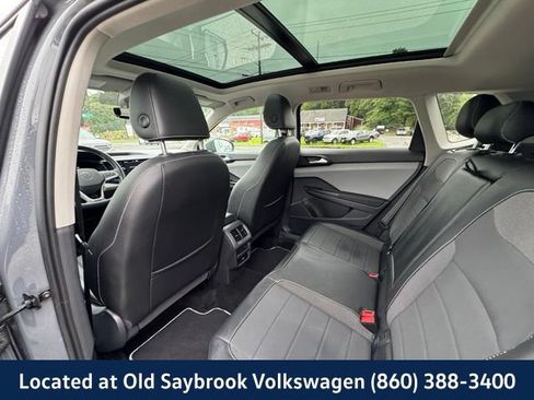 Used 2023 Volkswagen Taos SE w/ Panoramic Sunroof Package AWD/4WD image 10
