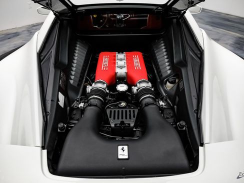 Used 2015 Ferrari 458 Italia Coupe image 95