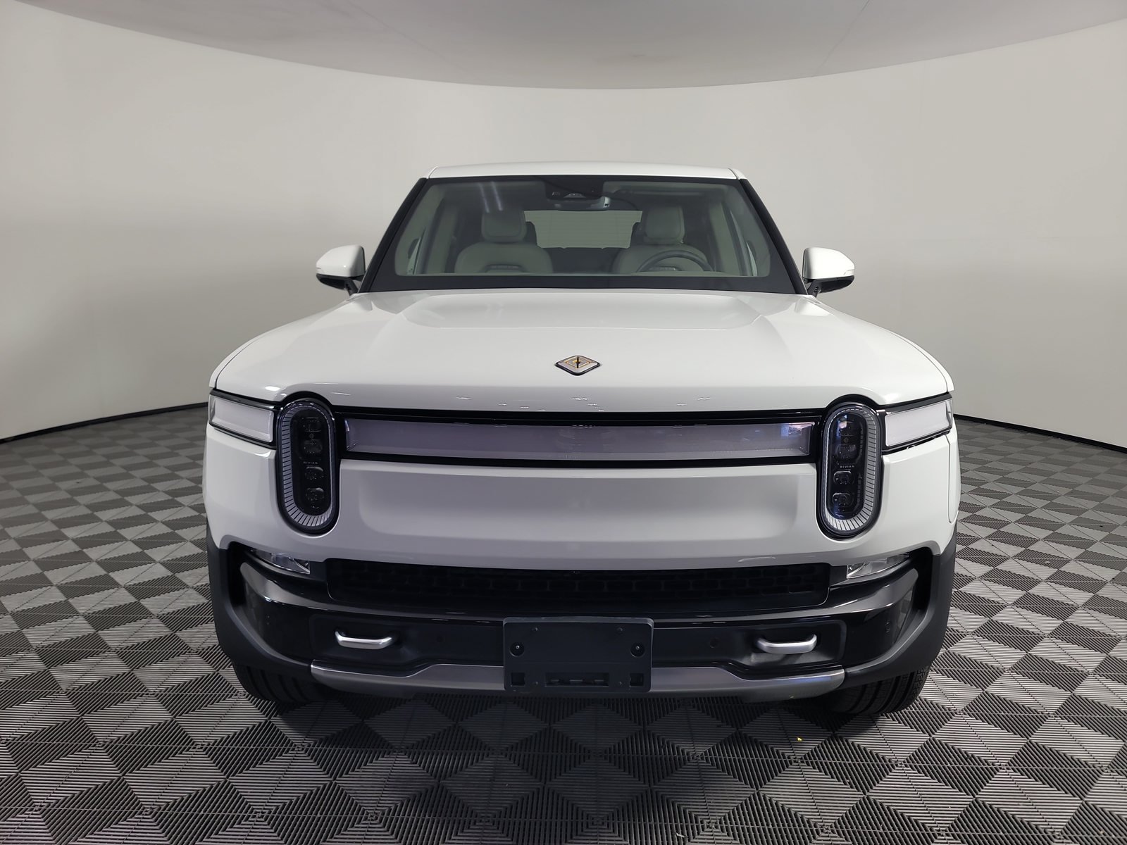 Used 2023 Rivian R1T Adventure Dual AWD/4WD image 8