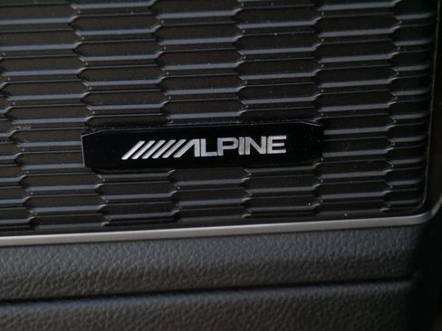 Used 2023 Jeep Grand Cherokee Limited w/ Black Appearance Package image 27