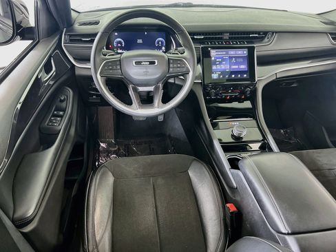 Used 2023 Jeep Grand Cherokee Altitude AWD/4WD image 22