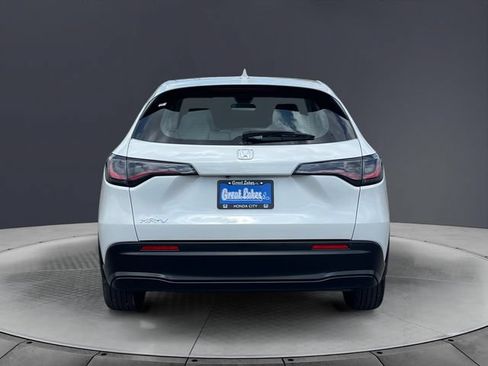 Certified 2024 Honda HR-V LX image 4