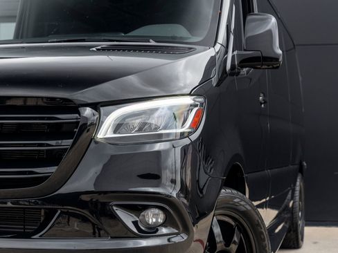 Used 2020 Mercedes-Benz Sprinter 2500 image 13