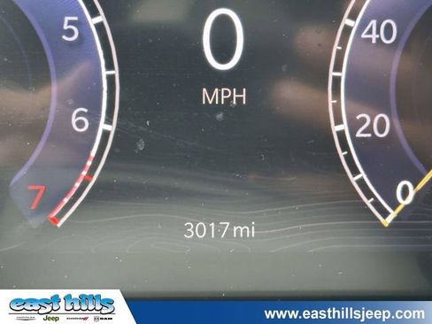 Certified 2025 Jeep Grand Cherokee Altitude AWD/4WD image 44