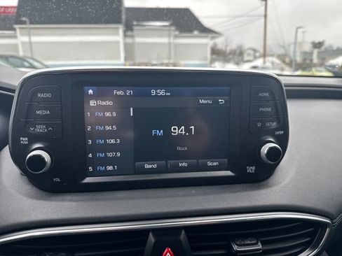 Used 2019 Hyundai Santa Fe SE image 24