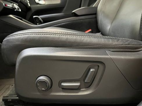 Used 2024 Volvo XC40 B5 Core AWD/4WD image 15