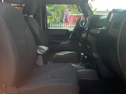 Used 2016 Jeep Wrangler Sport AWD/4WD image 12