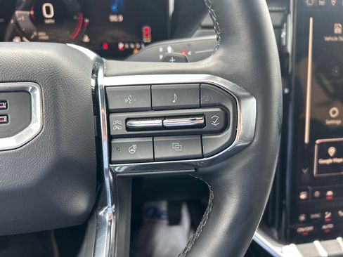 Used 2025 GMC Acadia Elevation image 15