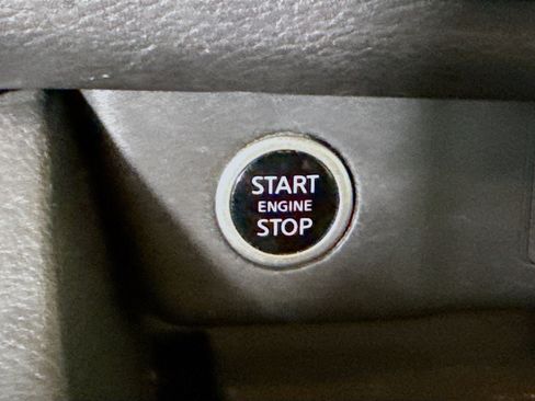 Used 2021 Nissan Rogue SV AWD/4WD image 21