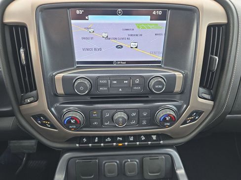 Used 2016 GMC Sierra 2500 Denali w/ Duramax Plus Package AWD/4WD image 9