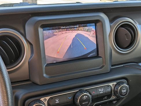 Used 2022 Jeep Wrangler Unlimited Sport image 17