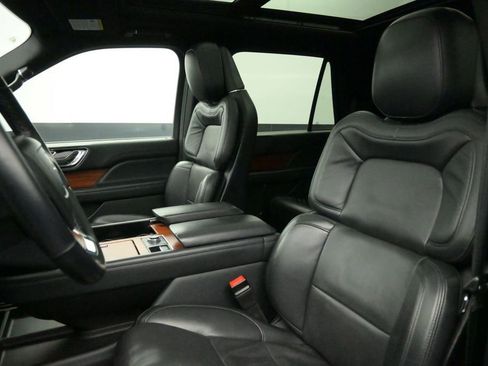 Used 2024 Lincoln Navigator Reserve AWD/4WD image 10