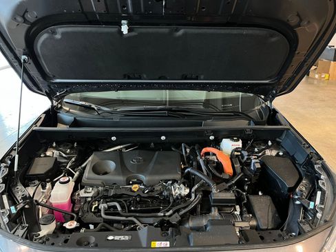 Used 2025 Toyota RAV4 LE image 32