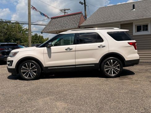 Used 2016 Ford Explorer Platinum AWD/4WD image 4