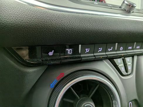 Used 2021 Chevrolet Blazer LT FWD image 9