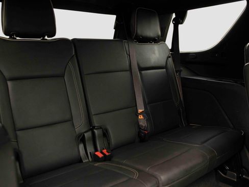 Used 2021 Chevrolet Tahoe Premier w/ Premium Package image 15