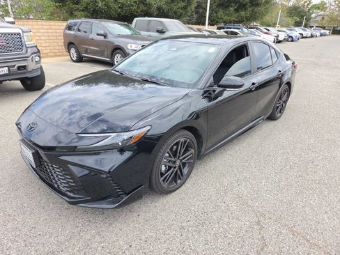 Used 2025 Toyota Camry XSE FWD image 1
