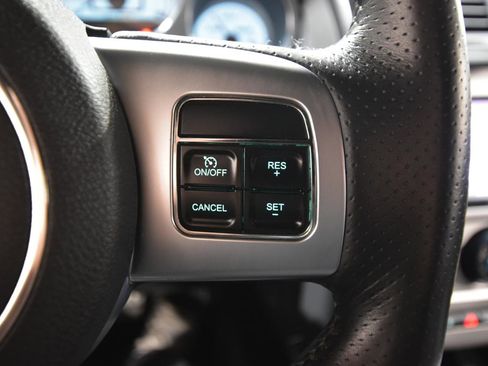 Used 2012 Dodge Challenger SRT8 image 21