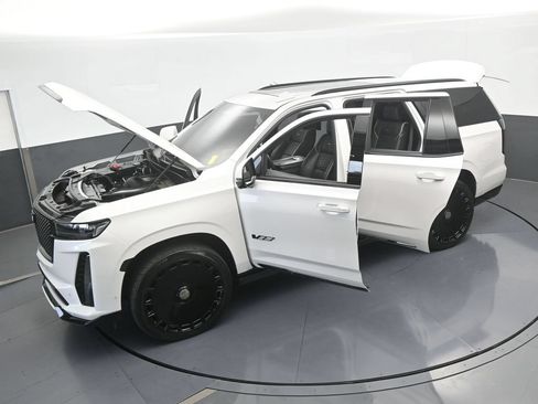 Used 2023 Cadillac Escalade V AWD/4WD image 94