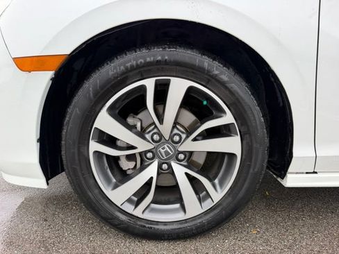 Used 2023 Honda Odyssey Touring image 11