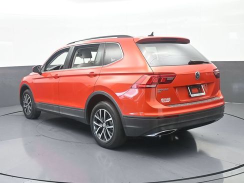 Used 2019 Volkswagen Tiguan SE w/ Panoramic Sunroof Package FWD image 4