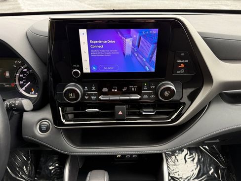 Certified 2025 Toyota Highlander LE image 22