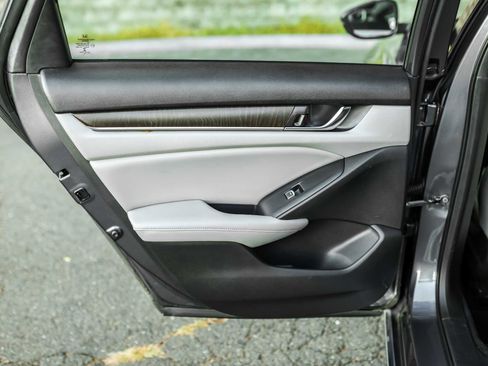 Used 2018 Honda Accord EX-L image 19