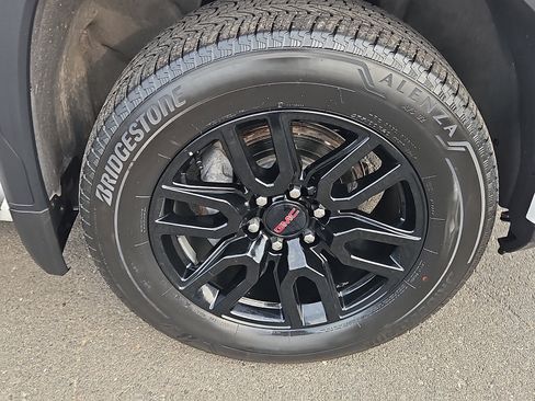 Certified 2024 GMC Sierra 1500 Elevation AWD/4WD image 8