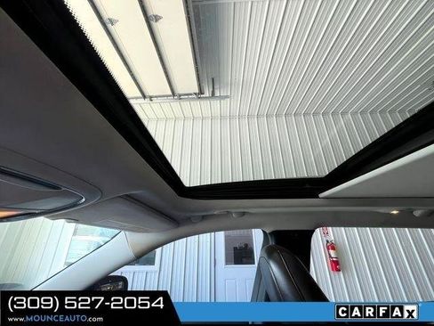Used 2019 Jeep Cherokee Latitude Plus w/ Comfort/Convenience Group AWD/4WD image 18