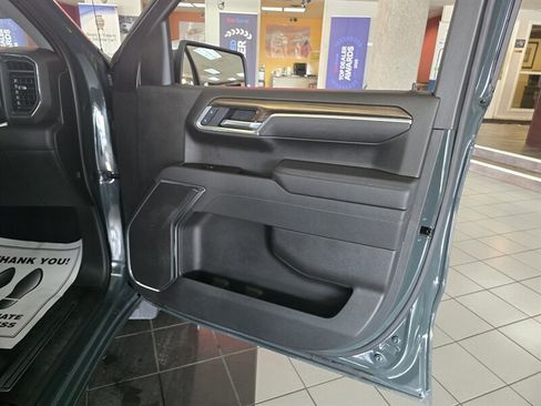 Used 2025 Chevrolet Silverado 1500 LT AWD/4WD image 12