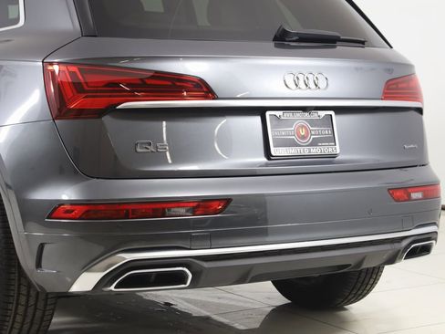 Used 2024 Audi Q5 2.0T Premium w/ Convenience Package image 23