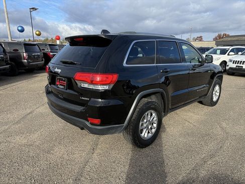 Used 2019 Jeep Grand Cherokee Laredo AWD/4WD image 4