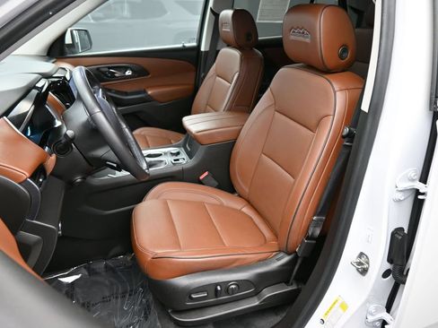 Used 2021 Chevrolet Traverse High Country FWD image 17