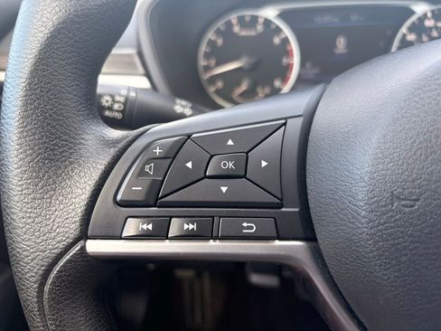 Used 2024 Nissan Altima 2.5 SV FWD image 17
