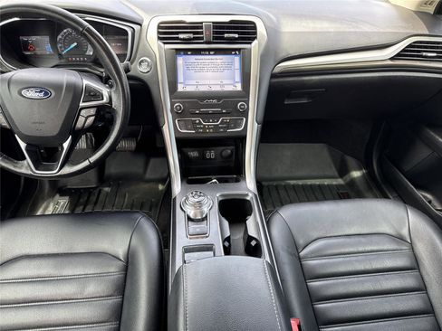Used 2019 Ford Fusion SEL FWD image 16