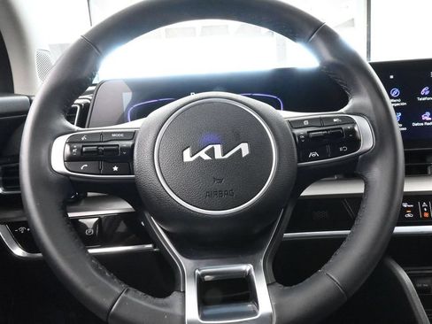 Used 2025 Kia Sportage EX FWD image 29