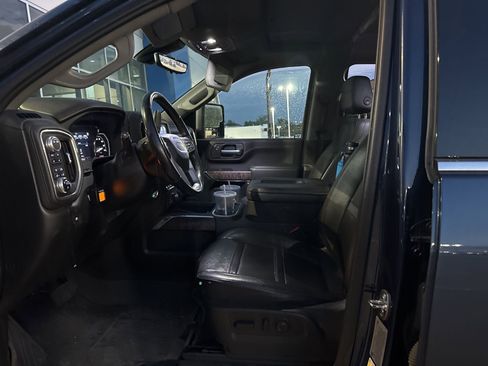 Used 2022 GMC Sierra 3500 Denali w/ Denali Ultimate Package image 10