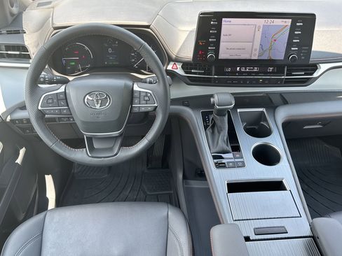Used 2024 Toyota Sienna XSE image 24