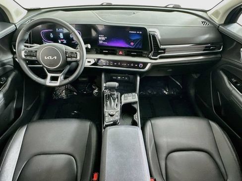 Used 2025 Kia Sportage EX FWD image 12