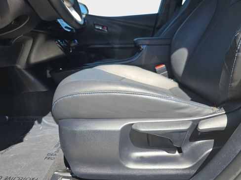 Used 2016 Toyota Prius Three Touring FWD image 31