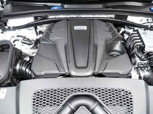 New 2026 Porsche Macan S image 36