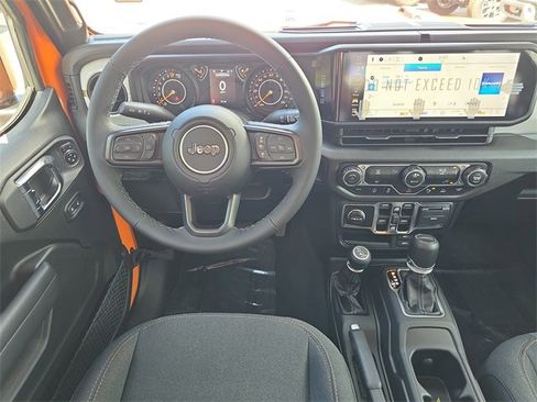 New 2025 Jeep Gladiator Sport image 10