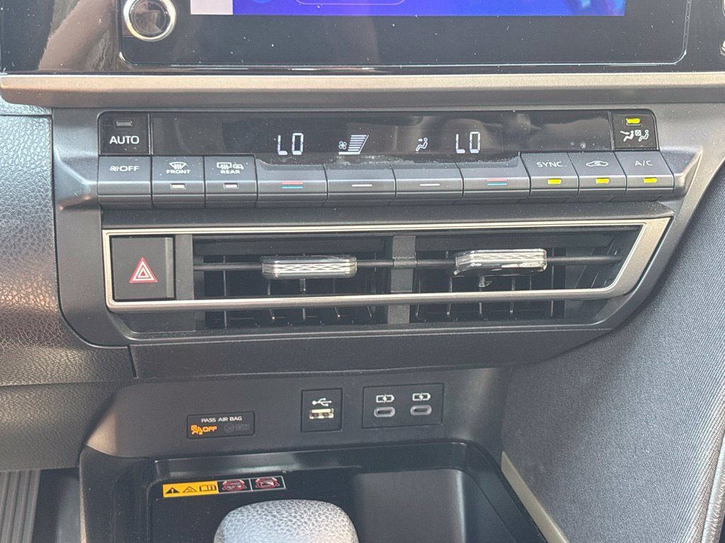 Used 2025 Toyota Camry LE w/ Convenience Package FWD image 14