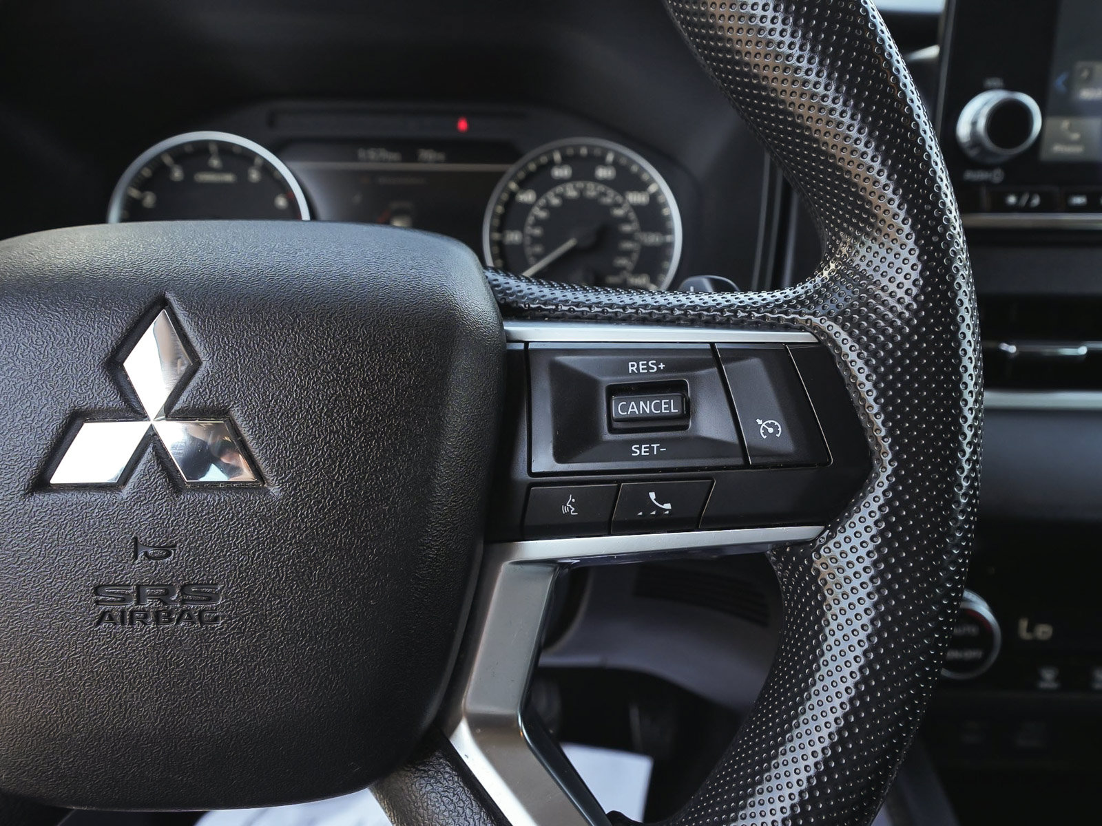 Used 2023 Mitsubishi Outlander ES AWD/4WD image 21