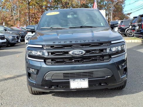 Used 2022 Ford Expedition Max Limited image 2