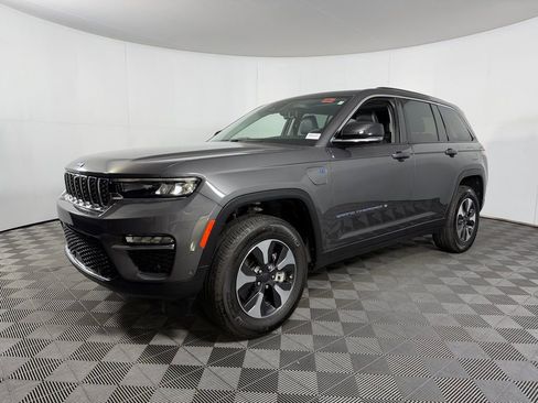Used 2024 Jeep Grand Cherokee Limited 4xe w/ Luxury Tech Group II image 3