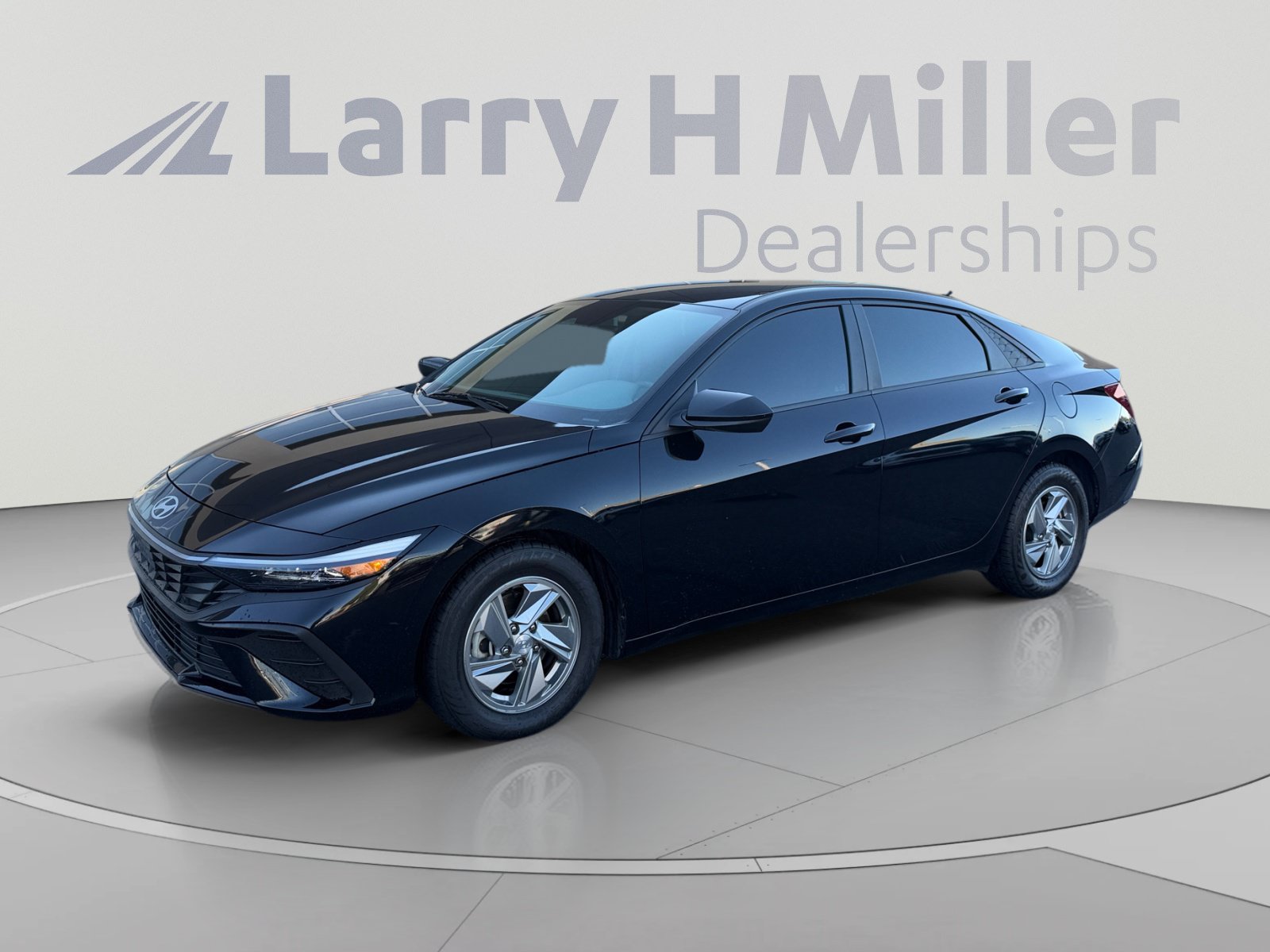 Used 2024 Hyundai Elantra SE FWD image 1